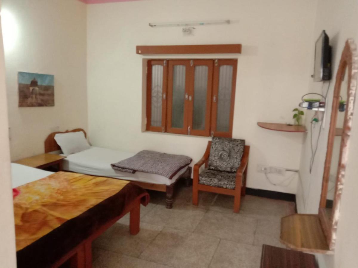 Hotel Yogi Lodge Khajurāho Esterno foto