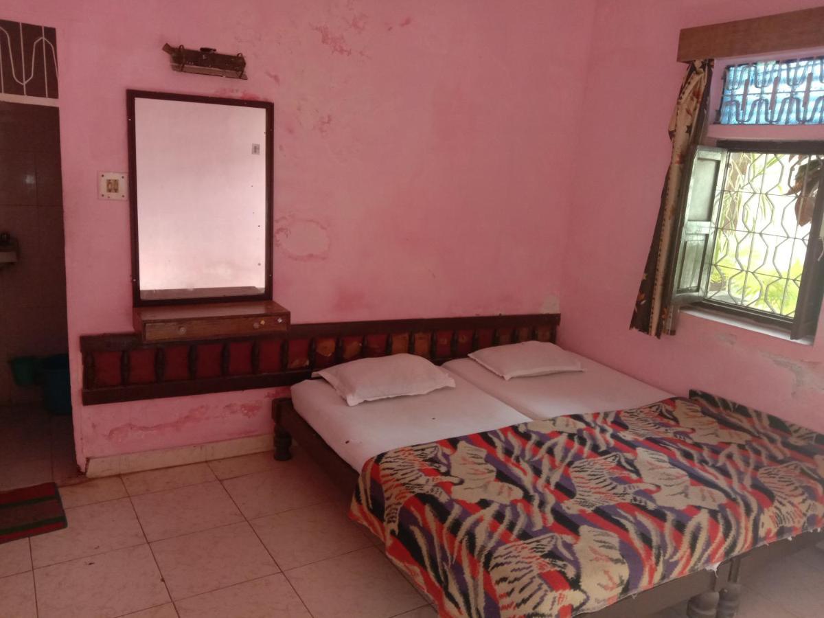 Hotel Yogi Lodge Khajurāho Esterno foto
