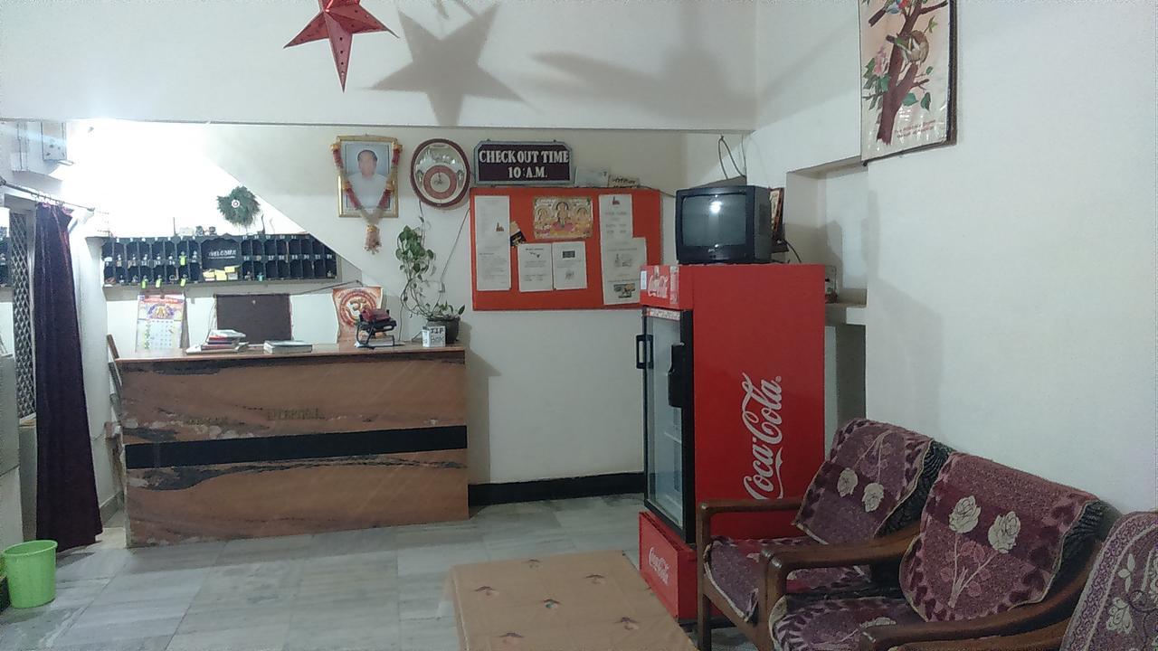 Hotel Yogi Lodge Khajurāho Esterno foto