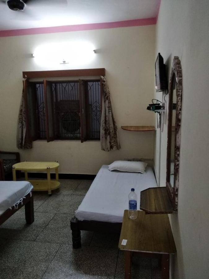 Hotel Yogi Lodge Khajurāho Esterno foto