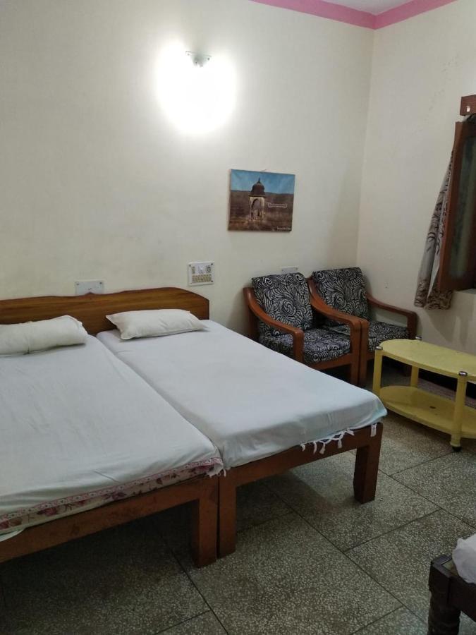 Hotel Yogi Lodge Khajurāho Esterno foto